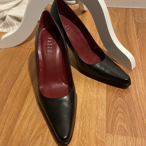Pazzo Black Leather Pumps Made in Spain. New Condition Comfort  Size 10 - Picture 12 of 12